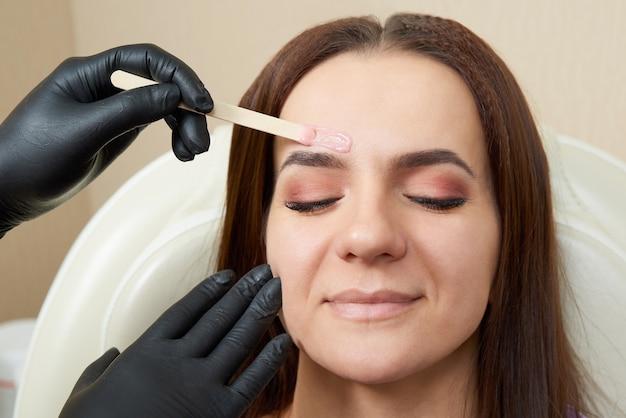 Brow Tinting vs. Brow Lamination: Enhance Your Brows for the Perfect Look