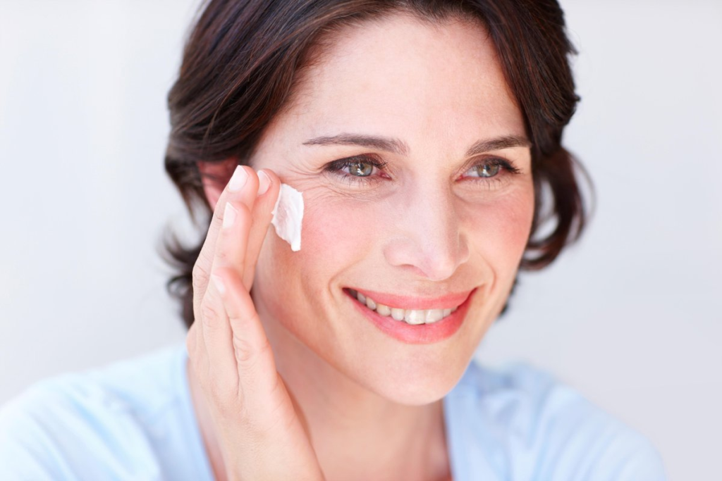 Skin Care Routine for Women in Their 40s: Achieve Radiant, Youthful Skin